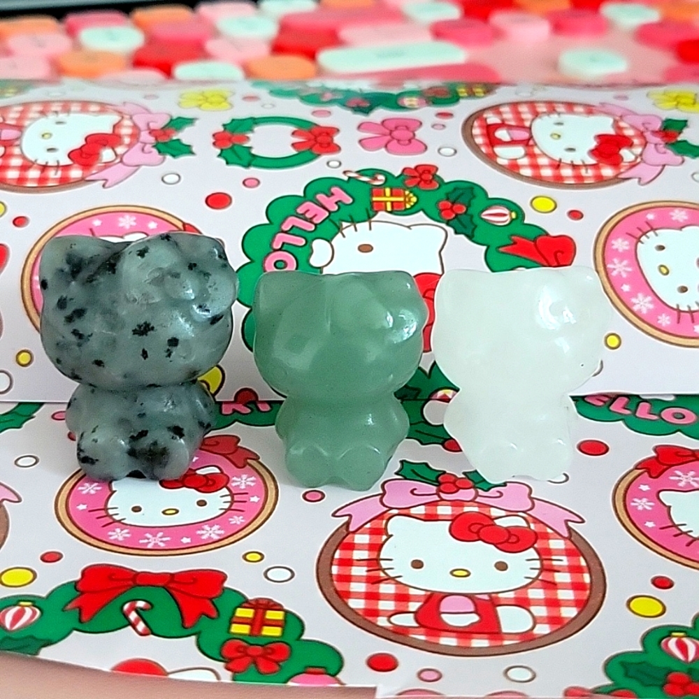 Hello kitty crystal 🔮 - Picture 2 of 5